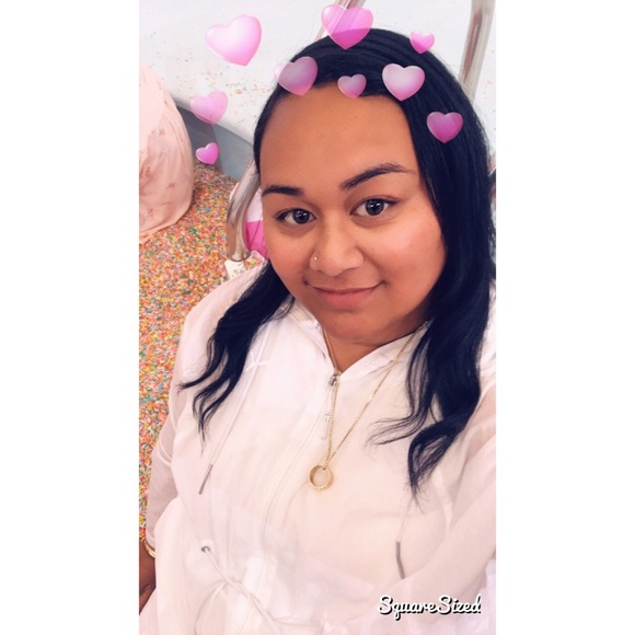 Meet your Posher, Christina - Picture 1 of 1